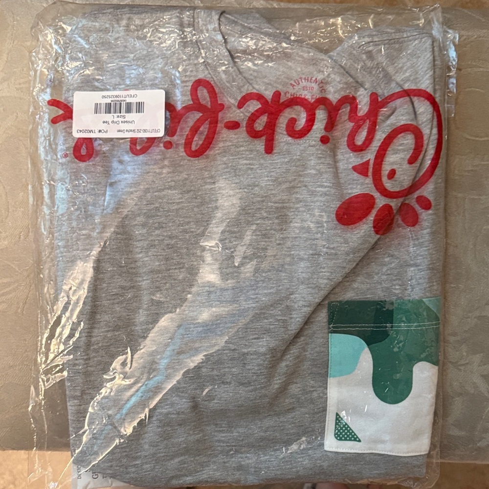 NIP Gray unisex Chick-Fil-A T-Shirt with Green Accent pocket size L